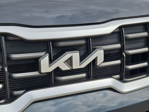 Certified 2023 Kia Telluride S w/ S Sunroof Package AWD/4WD image 10