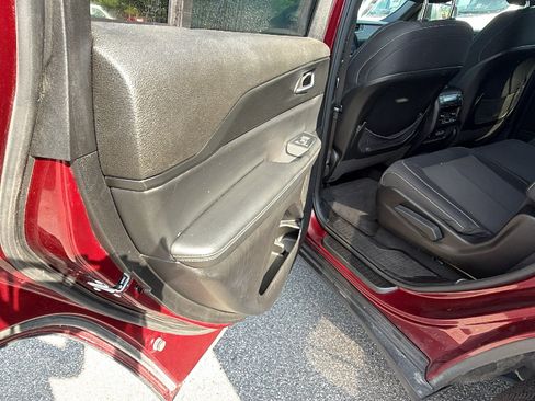 Used 2025 Jeep Grand Cherokee L Laredo w/ Luxury Tech Group I RWD image 24