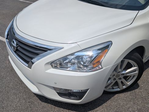 Used 2015 Nissan Altima 3.5 SL FWD image 13