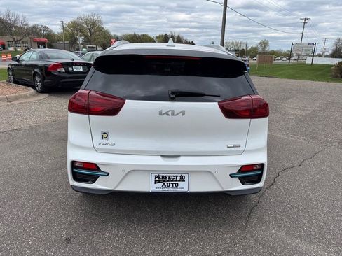 Used 2022 Kia Niro EX Premium FWD image 6