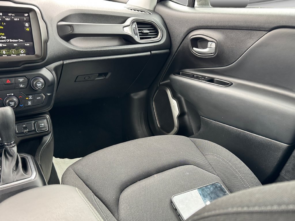 Used 2023 Jeep Renegade Latitude AWD/4WD image 22