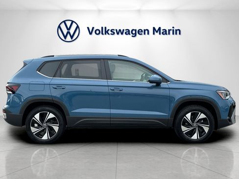 New 2026 Volkswagen Taos SE image 6