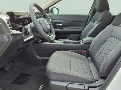 New 2026 Nissan Kicks SV w/ SV Premium Package image 12