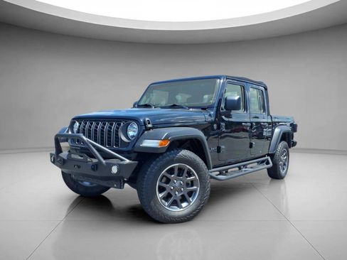Certified 2024 Jeep Gladiator Sport AWD/4WD image 1