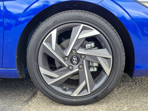 New 2025 Hyundai Elantra Limited image 5