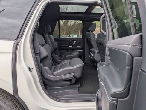 New 2025 Ford Expedition Max Platinum w/ Stealth Performance Package image 34