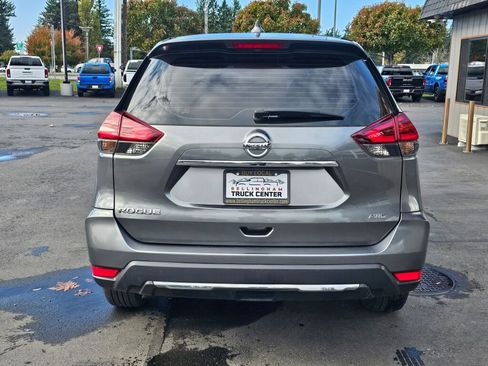 Used 2018 Nissan Rogue S image 6