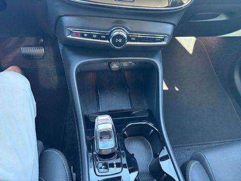 New 2025 Volvo XC40 B5 Ultra w/ Protection Package image 11