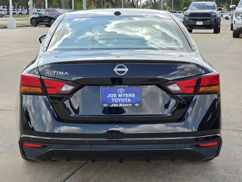 Used 2025 Nissan Altima 2.5 SV FWD image 8