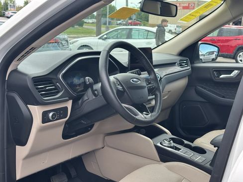 Used 2020 Ford Escape Titanium AWD/4WD image 20