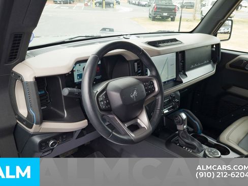 Used 2023 Ford Bronco Wildtrak image 15