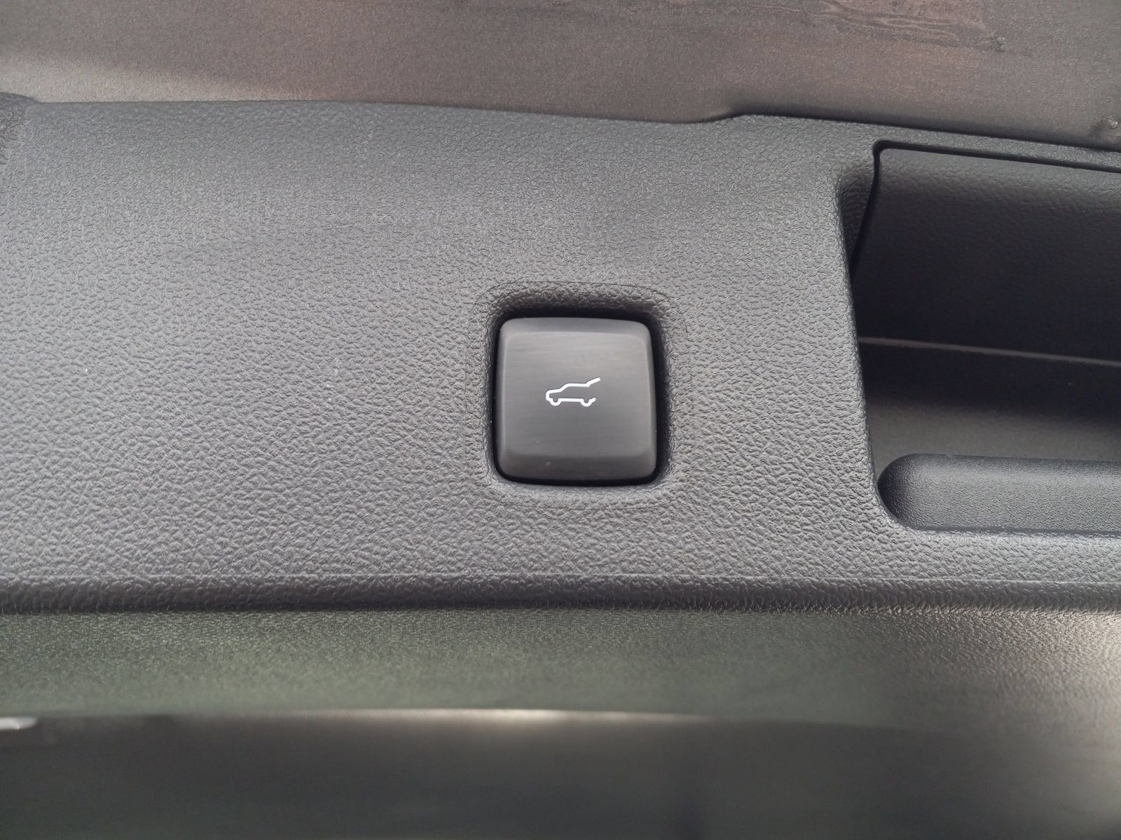 Used 2024 Ford Escape ST-Line w/ Cold Weather Package FWD image 13