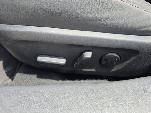 Used 2023 MAZDA MAZDA3 s FWD image 18