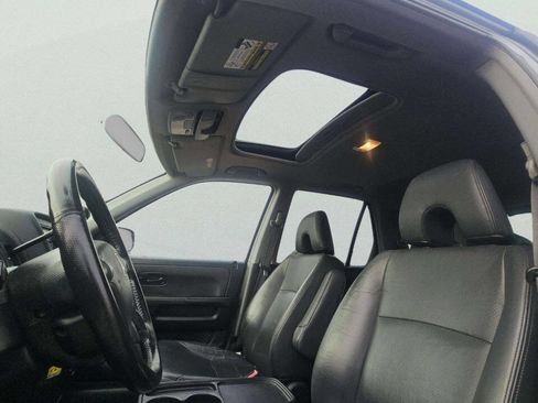 Used 2005 Honda CR-V SE image 11