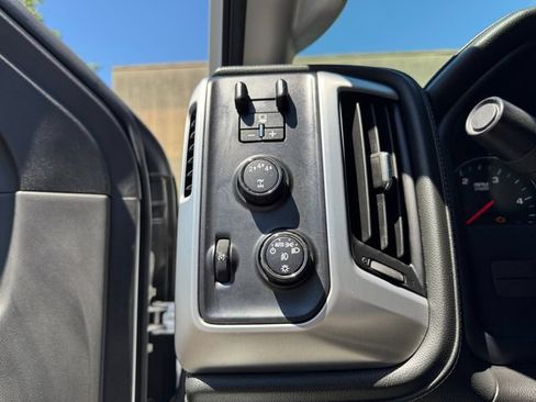 Used 2018 GMC Sierra 3500 SLE w/ SLE Preferred Package AWD/4WD image 23
