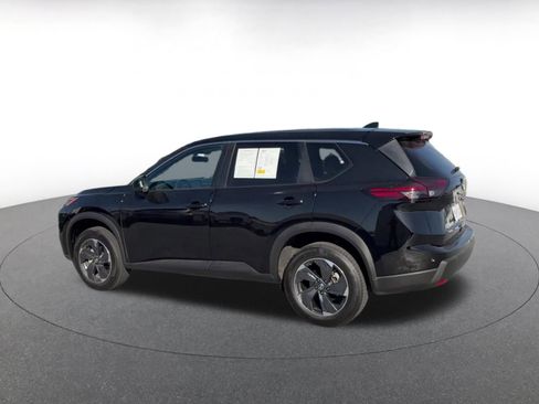 Used 2025 Nissan Rogue SV FWD image 10