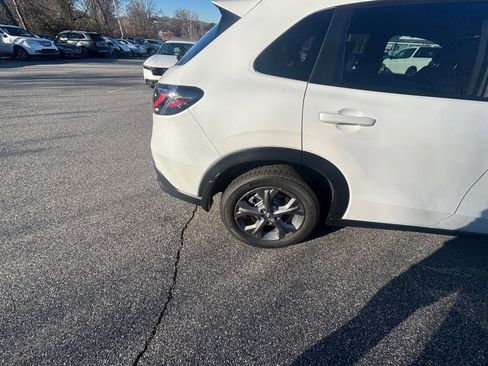 Used 2026 Honda HR-V LX image 23