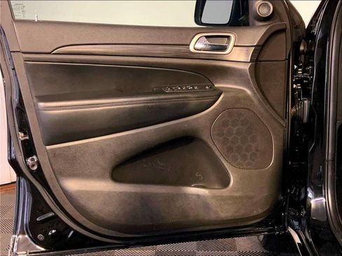 Used 2021 Jeep Grand Cherokee Laredo X AWD/4WD image 25