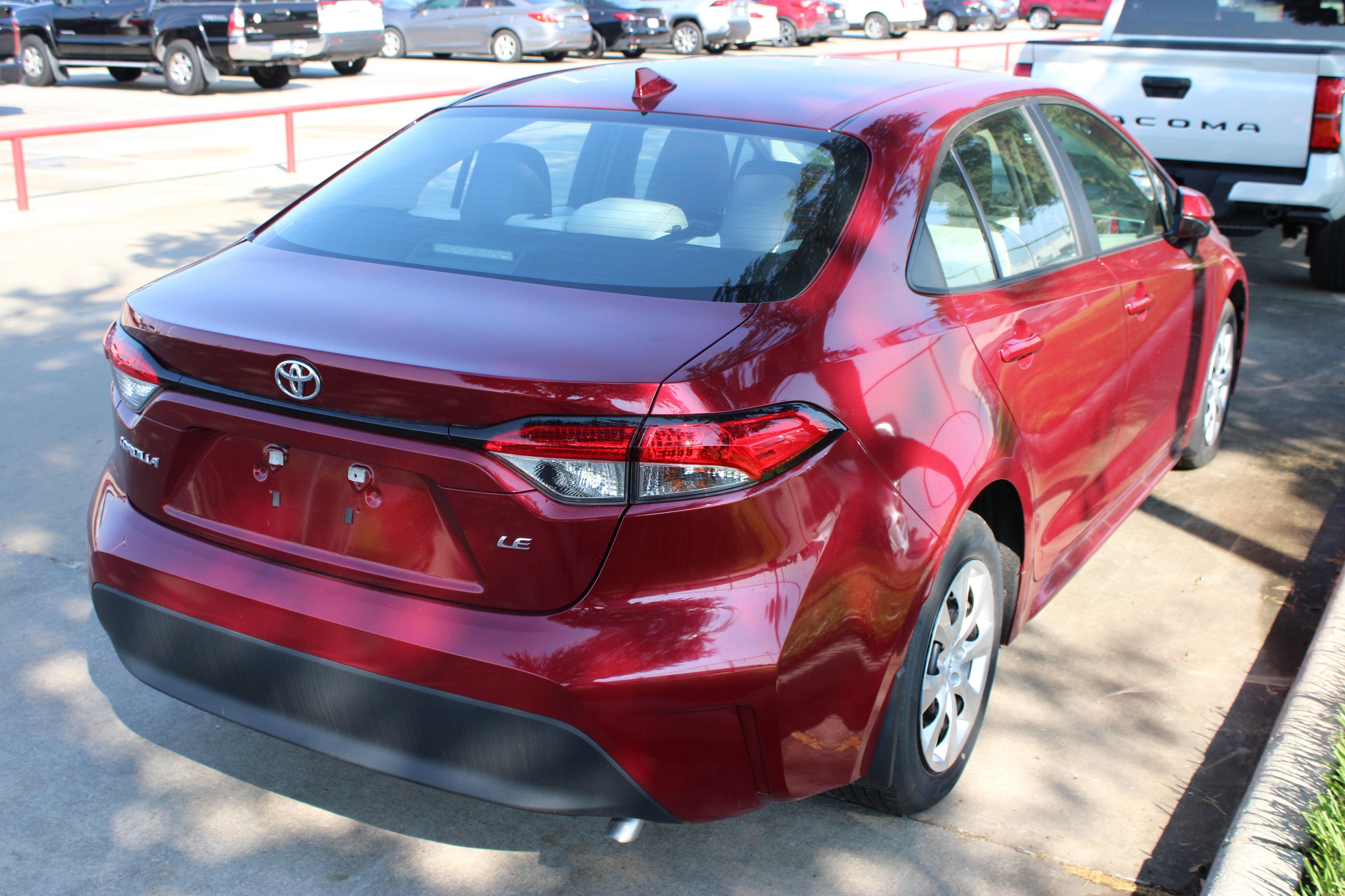 Used 2025 Toyota Corolla LE FWD image 11
