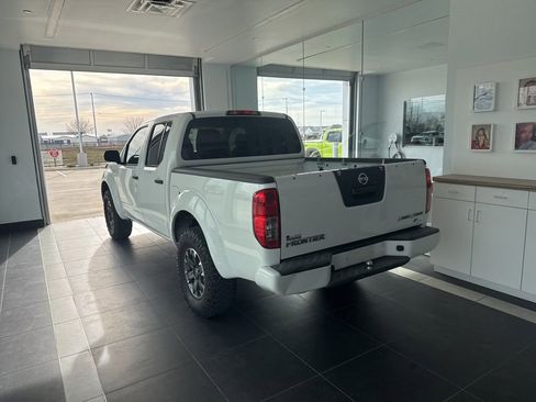 Used 2019 Nissan Frontier Desert Runner image 6