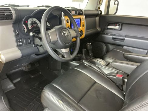 Used 2010 Toyota FJ Cruiser 4WD image 19