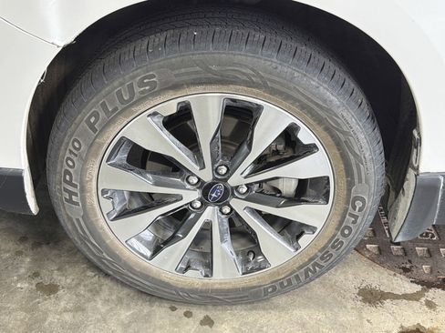 Used 2017 Subaru Outback 2.5i Limited AWD/4WD image 3