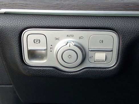 Used 2022 Mercedes-Benz GLE 350 4MATIC w/ Premium Package image 31