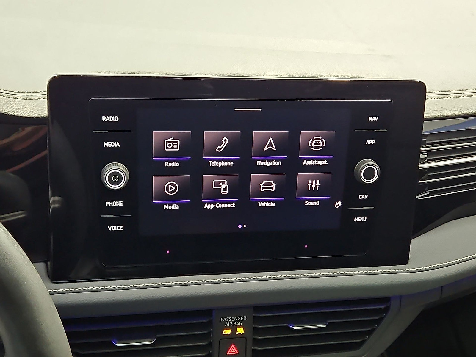 Used 2026 Volkswagen Jetta SEL FWD image 19
