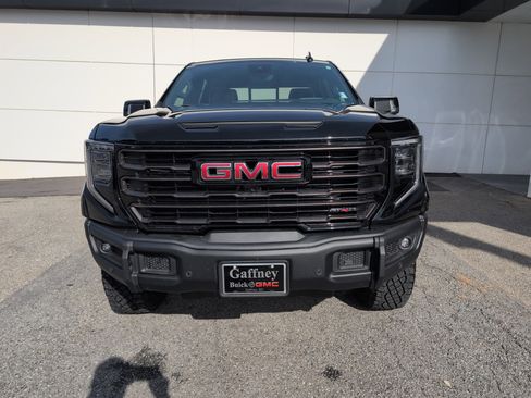 Used 2025 GMC Sierra 1500 AT4X image 2