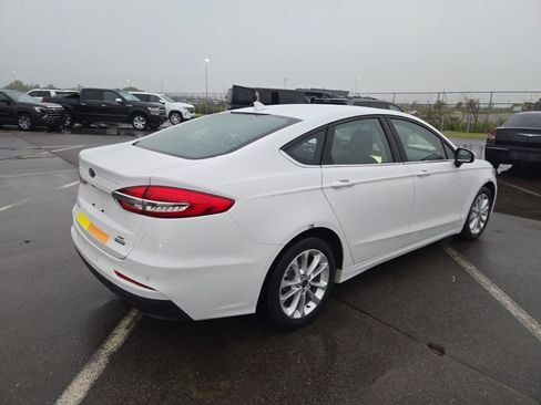 Used 2020 Ford Fusion SE FWD image 5