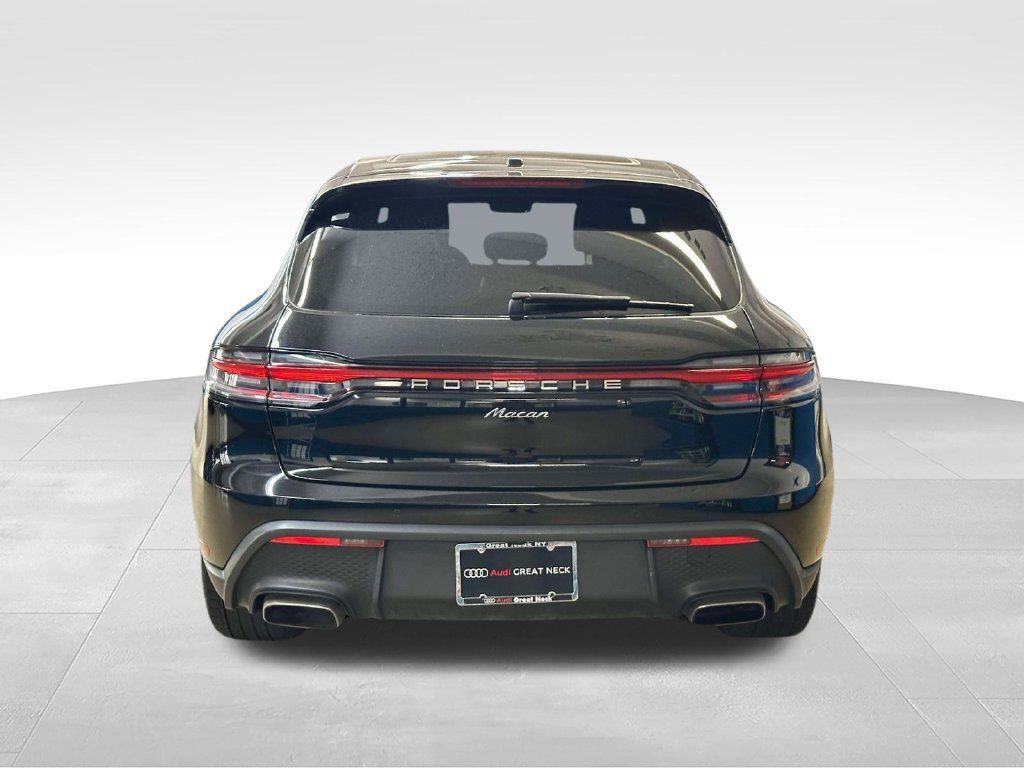 Used 2024 Porsche Macan AWD/4WD image 29
