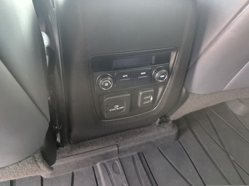 Used 2022 Buick Enclave Essence w/ Experience Buick Package AWD/4WD image 29