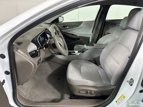 Used 2021 Chevrolet Malibu LT image 11