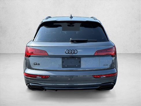 Used 2024 Audi Q5 e Prestige w/ Prestige Package AWD/4WD image 3