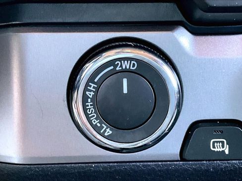 Used 2019 Toyota Tacoma SR5 AWD/4WD image 35