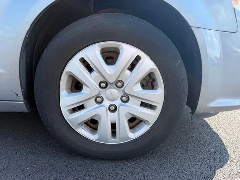 Used 2019 Dodge Grand Caravan SE FWD image 10