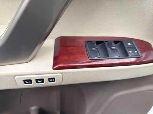 Used 2010 Lexus GX 460 image 15