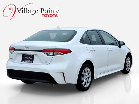 Used 2024 Toyota Corolla LE FWD image 6
