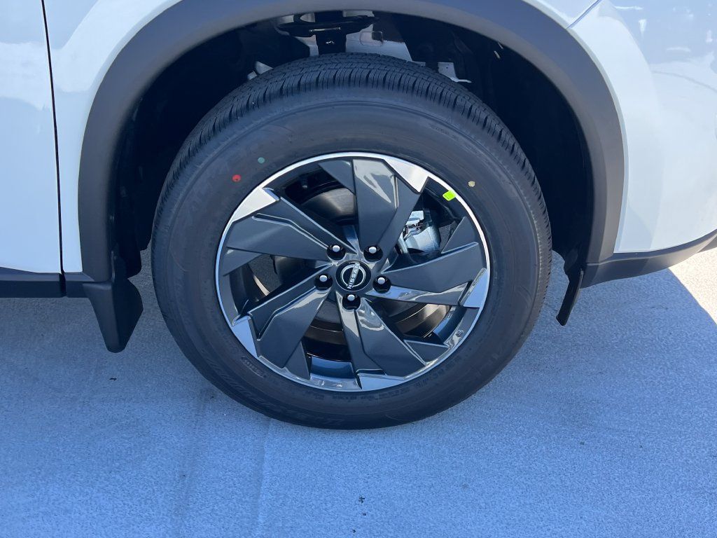 New 2026 Nissan Rogue SV FWD image 11