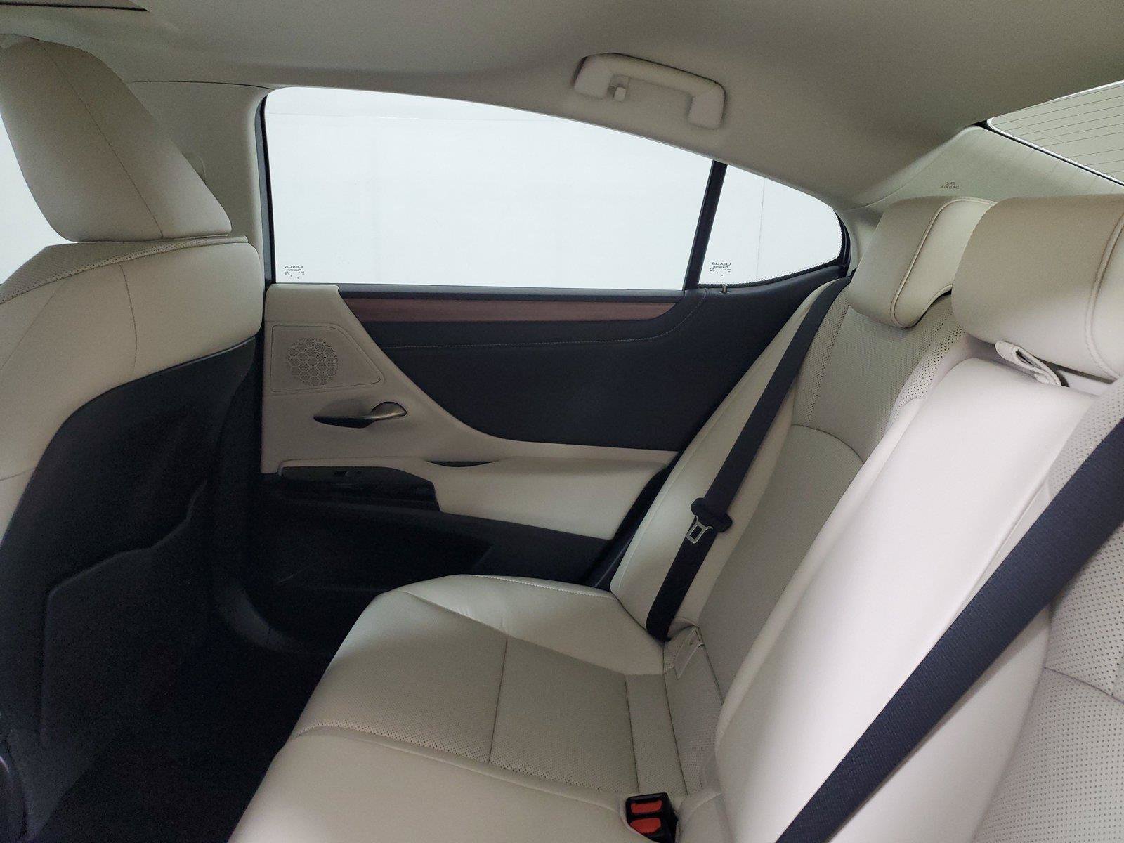 Used 2024 Lexus ES 350 w/ Premium Package FWD image 11
