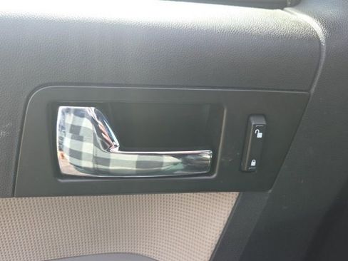 Used 2010 Mercury Mariner Premier image 25