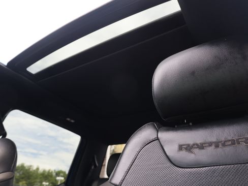 Used 2019 Ford F150 Raptor w/ Equipment Group 802A Luxury AWD/4WD image 15