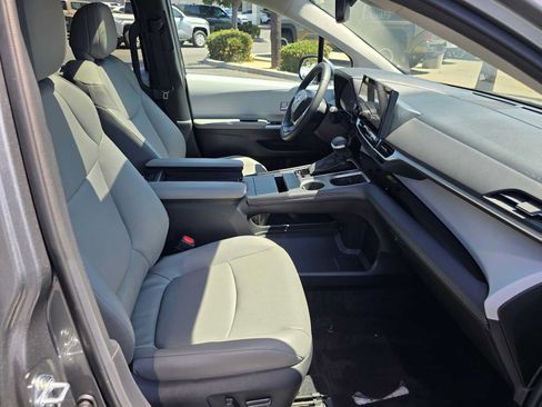 Certified 2026 Toyota Sienna XLE FWD image 11