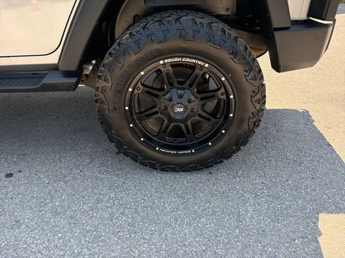 Used 2015 Jeep Wrangler Unlimited Sport w/ Quick Order Package 24S AWD/4WD image 28