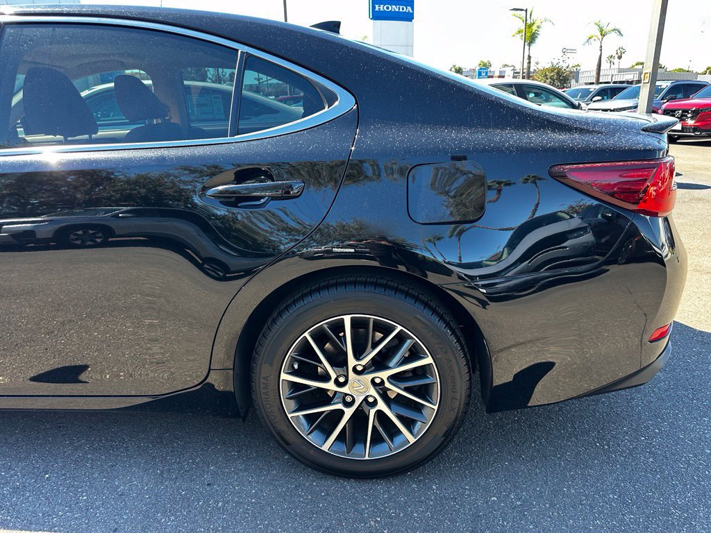 Used 2016 Lexus ES 350 w/ Premium Package w/Wood Trim FWD image 6