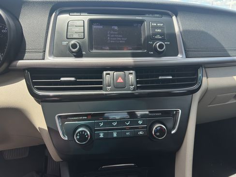 Used 2016 Kia Optima LX FWD image 18