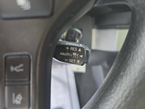 Used 2019 Toyota Tacoma SR image 31