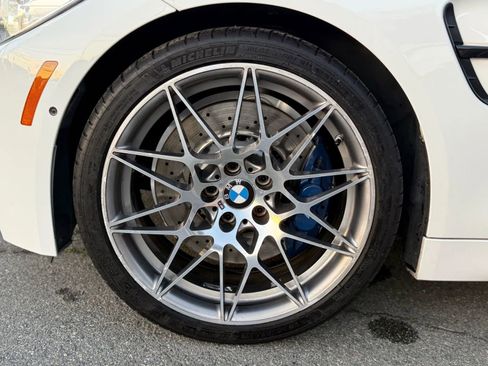 Used 2017 BMW M4 Coupe image 18