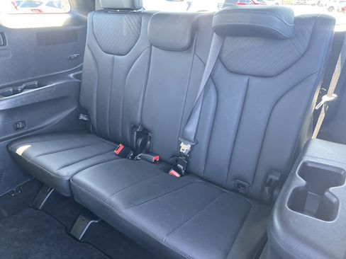 Used 2024 Hyundai Palisade SEL w/ Premium Package image 25