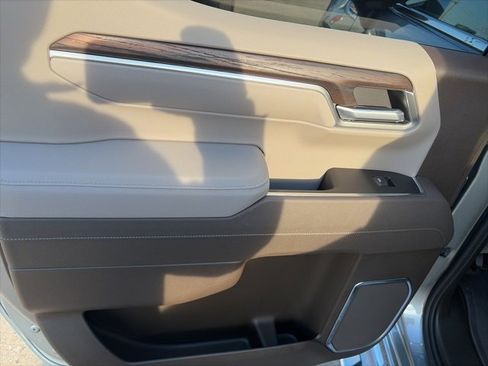 New 2026 GMC Sierra 1500 SLT w/ SLT Premium Plus Package image 12